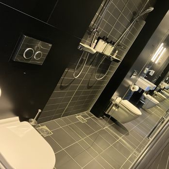 Zoku Amsterdam - Our bathroom in the bootstrap room - Hotels Near Me - Amsterdam, New Hampshire Zoku Amsterdam - Our bathroom in the bootstrap room - Hotels Near Me - Amsterdam, New Hampshire