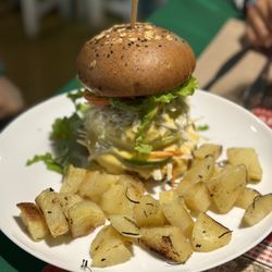 Jasmin e Manga - Esse cheese burguer vegano é MUUUITO DELICIOSO!