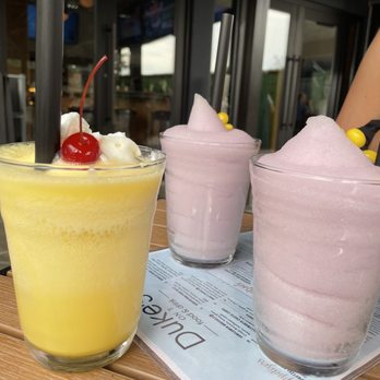 Duke's on 7 - Slushies - Pineapple and Lavender Lemonade - Cocktail Bars Near Me - Minnetonka, Minnesota Duke's on 7 - Slushies - Pineapple and Lavender Lemonade - Cocktail Bars Near Me - Minnetonka, Minnesota