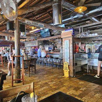 Island Fish - Bar area - Seafood Near Me - Marathon, Florida Island Fish - Bar area - Seafood Near Me - Marathon, Florida