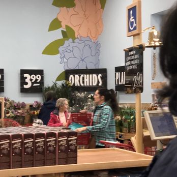 Trader Joe's - Front left corner - Grocery Near Me - Lynnwood, Washington Trader Joe's - Front left corner - Grocery Near Me - Lynnwood, Washington