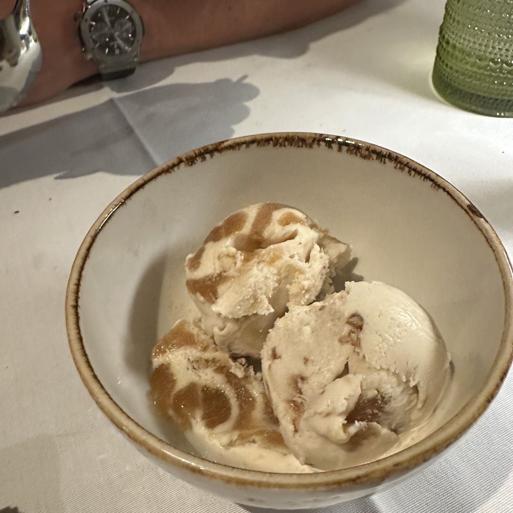 Santé Restaurant - Maple pecan ice cream - French Near Me - Sonoma, California Santé Restaurant - Maple pecan ice cream - French Near Me - Sonoma, California