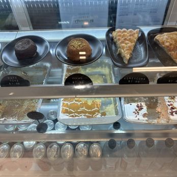 Qamaria Yemeni Coffee - Variety of desserts - Coffee & Tea Near Me - Vienna, Virginia Qamaria Yemeni Coffee - Variety of desserts - Coffee & Tea Near Me - Vienna, Virginia