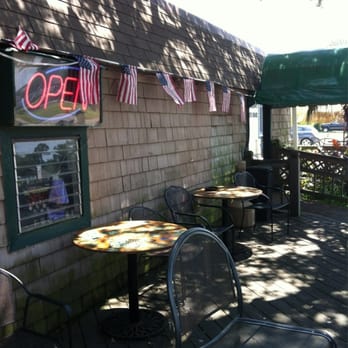Barrys Walnut Island Restaurant - American Near Me - Grandy, North Carolina