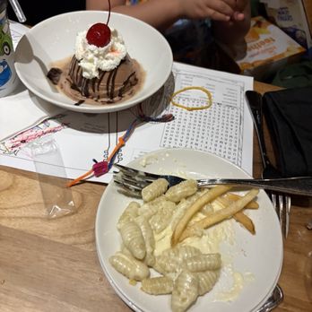 THE RANCH Restaurant - Kids Chocolate Sundae - New American Near Me - Anaheim, California THE RANCH Restaurant - Kids Chocolate Sundae - New American Near Me - Anaheim, California