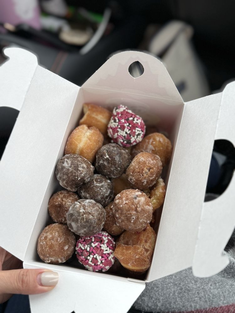 Dunkin' Logo