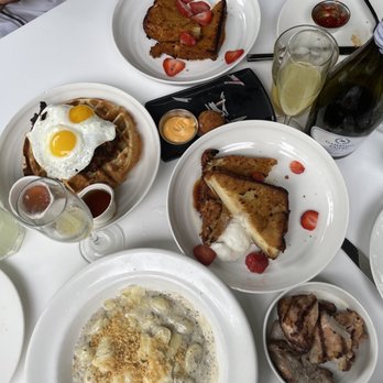 Glass & Vine - Chicken and Black Truffle Gnocchi Corn Flake Crusted French Toast Chicken and Waffles - New American Near Me - Miami, Florida Glass & Vine - Chicken and Black Truffle Gnocchi Corn Flake Crusted French Toast Chicken and Waffles - New American Near Me - Miami, Florida