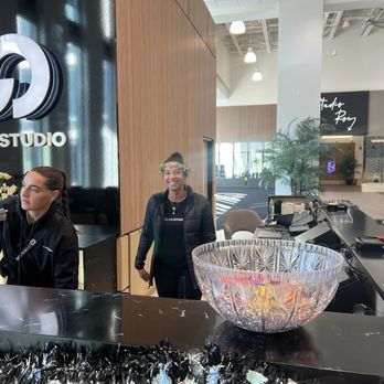 Club Studio - Front desk! Everyone is so kind! - Gyms Near Me - Vienna, Virginia