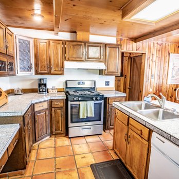 Colorado Bear Creek Cabins - Mountain Home Kitchen - Vacation Rentals Near Me - Evergreen, Colorado Colorado Bear Creek Cabins - Mountain Home Kitchen - Vacation Rentals Near Me - Evergreen, Colorado