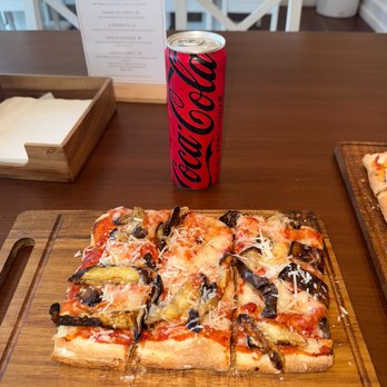 Romanaccia - Pizza Near Me - Los Angeles, California