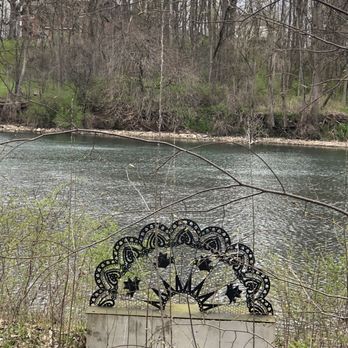 ludovico sculpture trail - Pretty "fan" sculpture (that's what's we thought it looked like) - Hiking Near Me - Seneca Falls, New York
