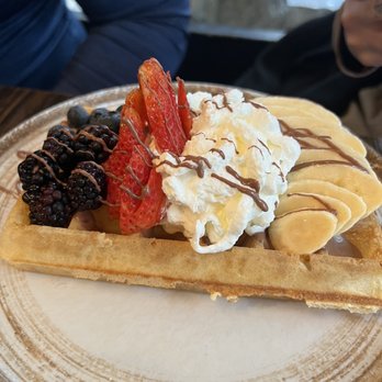 Le Petit Belge - Mixed berry waffle - Breakfast & Brunch Near Me - Vancouver, British Columbia
