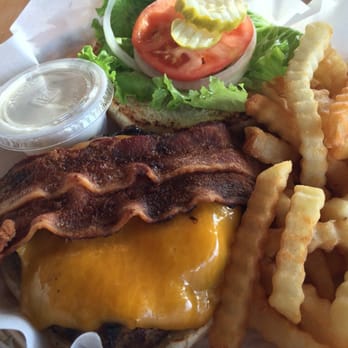 Crossroads Restaurant & Bar - Cheddar Delight Burger, fresh hot and with bacon. - American Near Me - Mundelein, Illinois