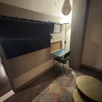 Moxy Portland Downtown - Hotels Near Me - Portland, Oregon Moxy Portland Downtown - Hotels Near Me - Portland, Oregon