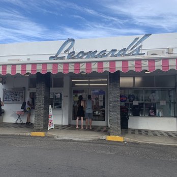 Leonard's Bakery - Bakeries Near Me - Honolulu, Hawaii