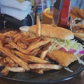 Bummie's On Main - Fish sandwich - Burgers Near Me - Newark, Ohio