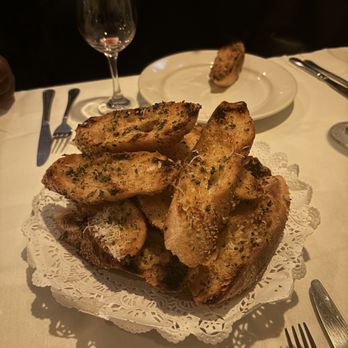 Puglia Ristorante - Garlic bread - Italian Near Me - New York, New York Puglia Ristorante - Garlic bread - Italian Near Me - New York, New York
