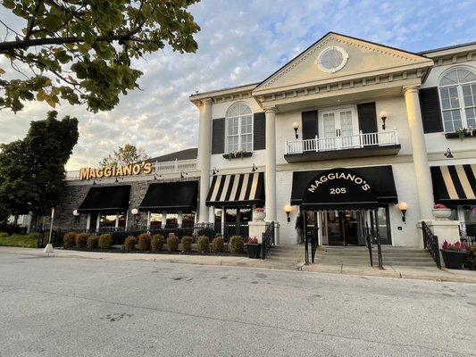 Maggiano's Little Italy by null