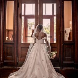 Touch of Heaven Floral Shoppe - Let us design your wedding florals.