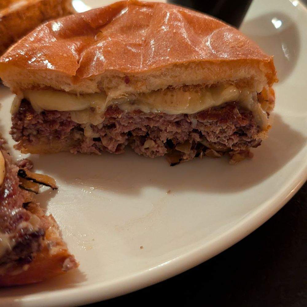 Ox Bar & Hearth - Burger - New American Near Me - Chicago, Illinois