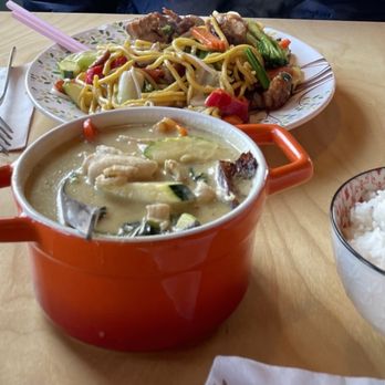 Rukdiew Cafe - Spaghetti Kee Mao Moo Grob Green Curry - Thai Near Me - Portland, Oregon Rukdiew Cafe - Spaghetti Kee Mao Moo Grob Green Curry - Thai Near Me - Portland, Oregon