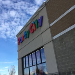 Party City - Millbury Party City -- Shoppes @ Blackstone Valley : 70 Worcester Providence Turnpike / Route 146, Millbury Side Exterior