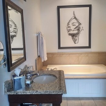 Delafield Hotel - Bathroom - pretty and spacious, but zero room at the sink! - Hotels Near Me - Delafield, Wisconsin