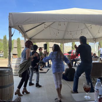 Tehachapi Wine and Cattle - dancing to music - Wineries Near Me - Tehachapi, California