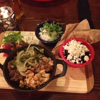 Komo's Cocina - Taco Platter. They should really describe this as a fajita type platter. Not enough toppings. Dissapointed. - Mexican Near Me - Long Beach, California