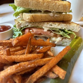 The Terrace Room - Grilled chicken and mushroom on sourdough with sweet potato fries - Modern European Near Me - Pittsburgh, Pennsylvania The Terrace Room - Grilled chicken and mushroom on sourdough with sweet potato fries - Modern European Near Me - Pittsburgh, Pennsylvania