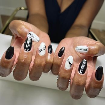 J Flow Nail - Matte finish black & white - Nail Salons Near Me - Campbell, California