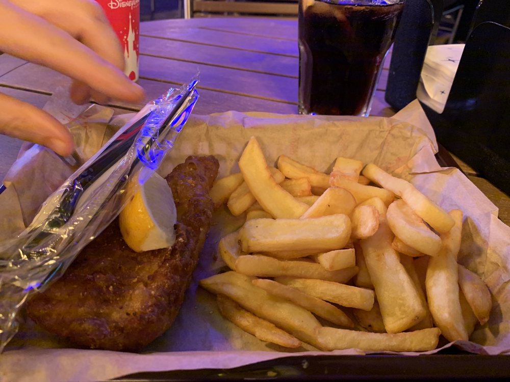 SPORTS BAR 19 Photos & 14 Reviews Disney Village, Chessy, Seineet