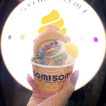 Somisomi - Milk tea/Oreo swirl Ah-Boong with custard filled taiyaki, sprinkled with fruity pebbles + macaron - Desserts Near Me - Frisco, Texas Somisomi - Milk tea/Oreo swirl Ah-Boong with custard filled taiyaki, sprinkled with fruity pebbles + macaron - Desserts Near Me - Frisco, Texas