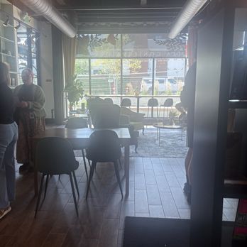 Artemis Teas & Botanical - Front seating area - Tea Rooms Near Me - Omaha, Nebraska Artemis Teas & Botanical - Front seating area - Tea Rooms Near Me - Omaha, Nebraska