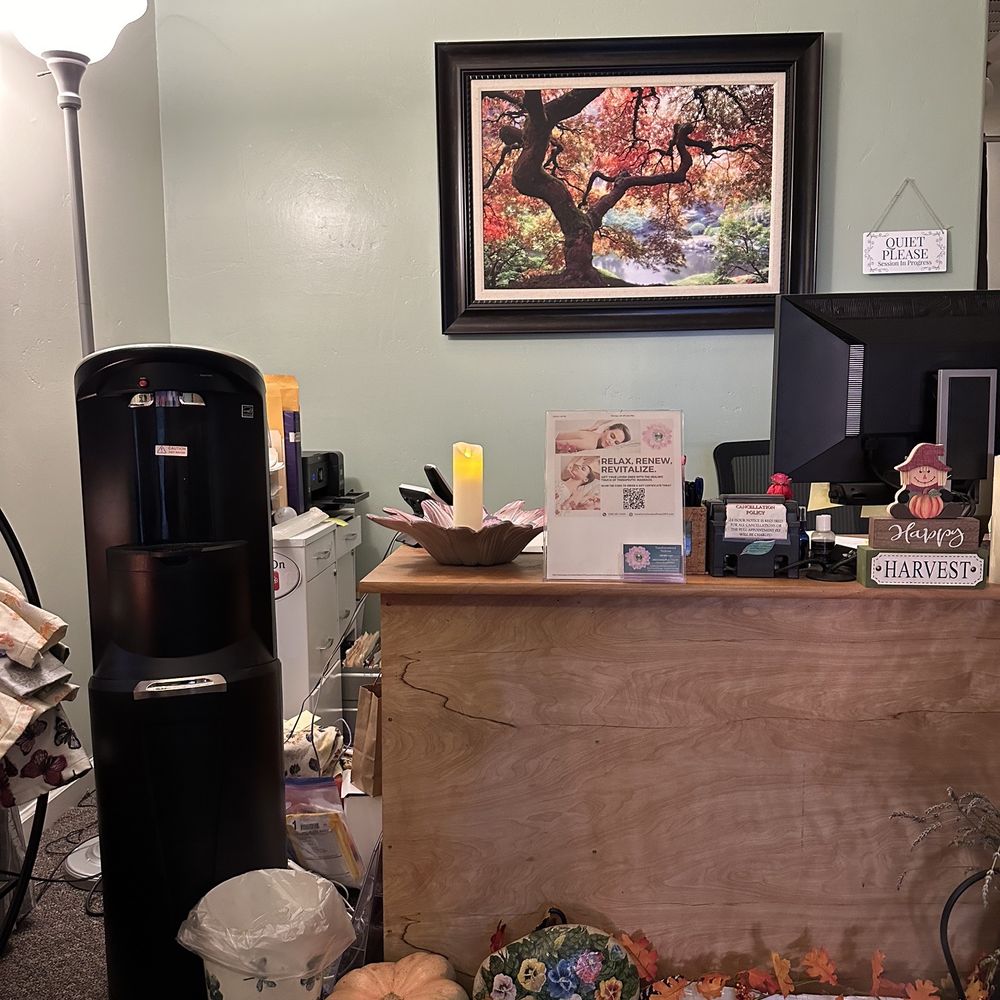 Transformational Wellness - Front desk - Massage Therapy Near Me - Diamond Springs, California Transformational Wellness - Front desk - Massage Therapy Near Me - Diamond Springs, California