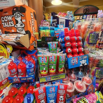 Fuzziwig's Candy Factory - Desserts Near Me - Coronado, California