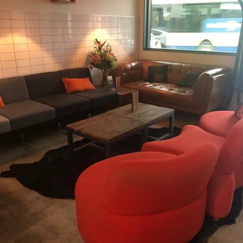 Park Kitchen - Comfortable waiting area - Salad Near Me - Wellington, WGN
