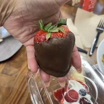 Café Zupas - Fabulous chocolate covered strawberries. Look at their size!!! - Salad Near Me - Buckeye, Arizona Café Zupas - Fabulous chocolate covered strawberries. Look at their size!!! - Salad Near Me - Buckeye, Arizona