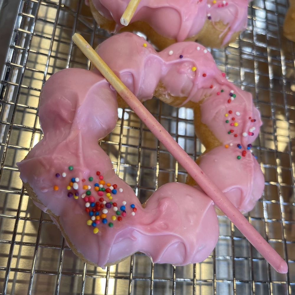 TIGER SUGAR - Strawberry mochi donut - Bubble Tea Near Me - mason, Ohio