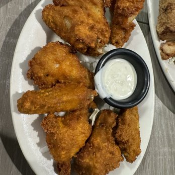 Side Street Inn - Wing Zings - Sports Bars Near Me - Honolulu, Hawaii Side Street Inn - Wing Zings - Sports Bars Near Me - Honolulu, Hawaii