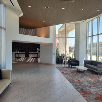 Crowne Plaza Grill & Bar - lobby area - Burgers Near Me - Arlington, Texas Crowne Plaza Grill & Bar - lobby area - Burgers Near Me - Arlington, Texas