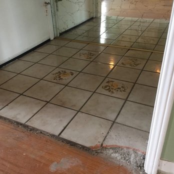 Diaz Flooring - Entryway tile before - Flooring Near Me - Whittier, California