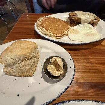 Mama's Cafe - Buttermilk Biscuit & Papa's Breakfast - American Near Me - San Antonio, Texas Mama's Cafe - Buttermilk Biscuit & Papa's Breakfast - American Near Me - San Antonio, Texas