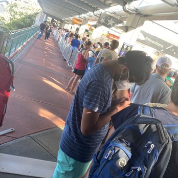 Universal Studios Florida - Huge line - Amusement Parks Near Me - Orlando, Florida Universal Studios Florida - Huge line - Amusement Parks Near Me - Orlando, Florida