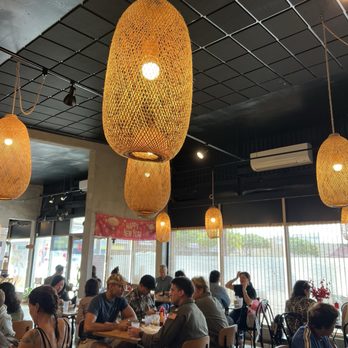 Egghead Cafe - Dinning area - Coffee & Tea Near Me - Honolulu, Hawaii