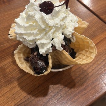 Sundae - Basalt - Favorite ice cream spot in town. The have all fresh ingredients and taste like home made ice cream. - Ice Cream & Frozen Yogurt Near Me - Basalt, Colorado