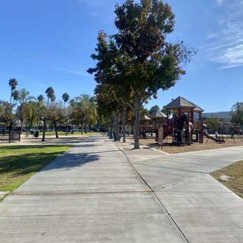 Walnut Grove Park - Side view. - Parks Near Me - Anaheim, California Walnut Grove Park - Side view. - Parks Near Me - Anaheim, California