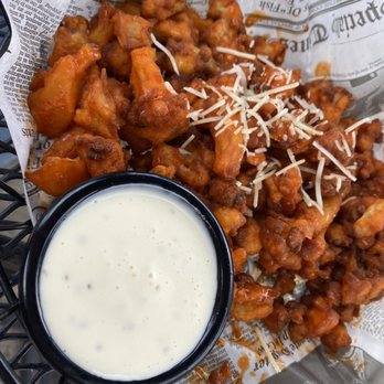 Bobbers - Buffalo cauliflower appetizer - American Near Me - Lake Zurich, Illinois