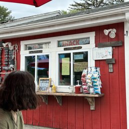 Exterior outside entrance of Mr Sea's Lobster Pound - 1 lb lobster $8.99 (5/23). Shore Dinnah 1 lb clams 1 1/4 lobster 1 corn $24.99 - Lewiston, Maine Exterior outside entrance of Mr Sea's Lobster Pound - 1 lb lobster $8.99 (5/23). Shore Dinnah 1 lb clams 1 1/4 lobster 1 corn $24.99 - Lewiston, Maine