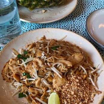Koh Lipe - Chicken Pad Thai, Pineapple Fried Rice with Chicken - Thai Near Me - Toronto, Ontario Koh Lipe - Chicken Pad Thai, Pineapple Fried Rice with Chicken - Thai Near Me - Toronto, Ontario